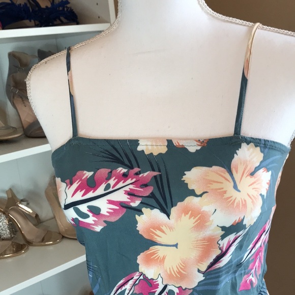 Roxy printed cutout romper size xs - Picture 2 of 8